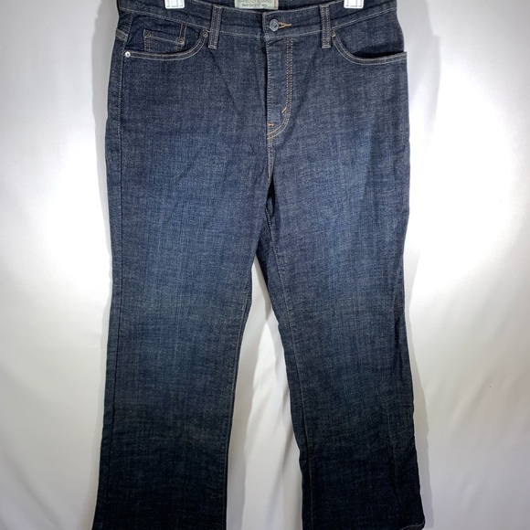 Levi's Denim - Levi’s women’s jeans sz 14 slimming bootcut 512.
